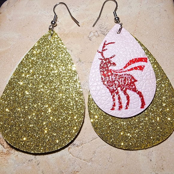 NWOT Layered teardrop glitter gold and pink w/red reindeer Christmas earrings - Picture 4 of 6